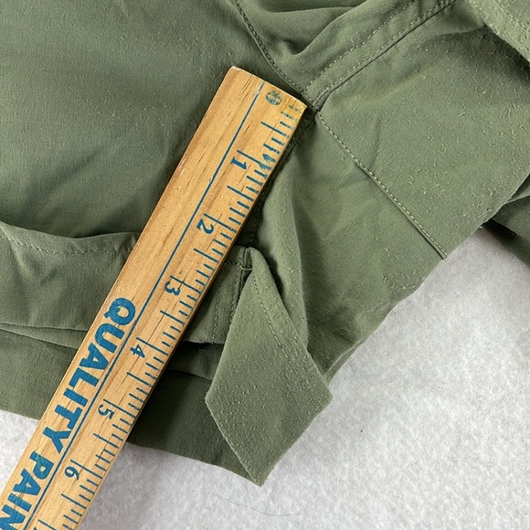 The North Face Shorts Green Cuffed Womens Size 12 Mid Rise Hiking Active - Picture 2 of 11